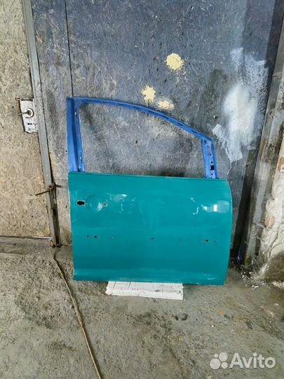 Volkswagen touran дверь