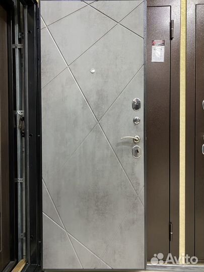 Металлическая входная дверь