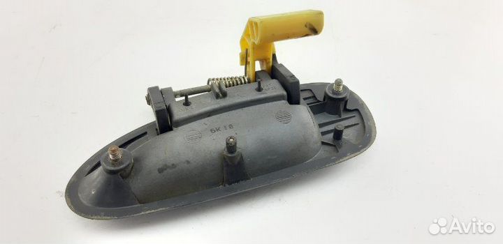 Ручка двери внешняя задняя правая Mazda 323 BA Z5