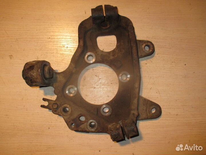 Кулак поворотный задний правый (Infiniti QX56)