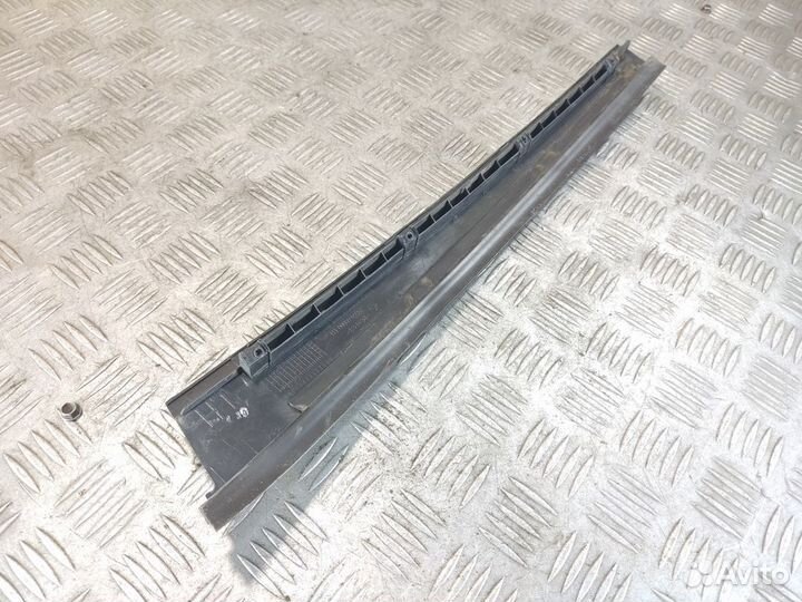 Накладка двери задней левой Ssang yong Rexton 2001