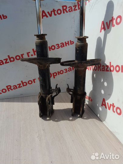 Передние стойки Toyota Carina E