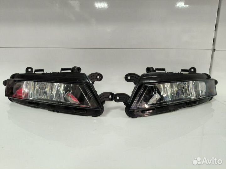 Фара противотуманная передняя левая Skoda Octavia