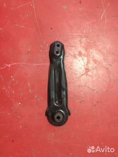 Кронштейн балки подвески задний левый Nissan