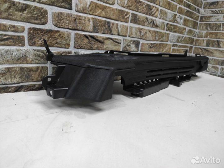 Направляющая шторки багажника задняя правая Bmw X5