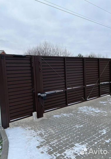 Секционные ворота