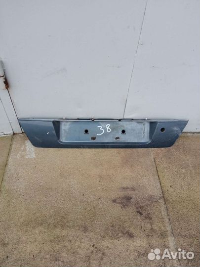 BMW E38 накладка крышки багажника