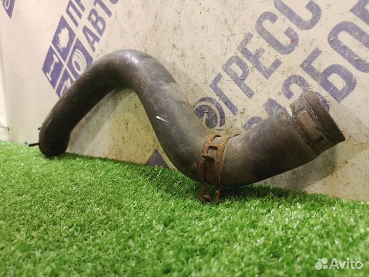 Патрубок радиатора печки Volkswagen Golf 3 хэтчбек