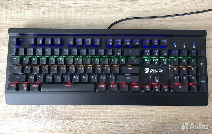 Игровая механическая клавиатура проводная Oklick
