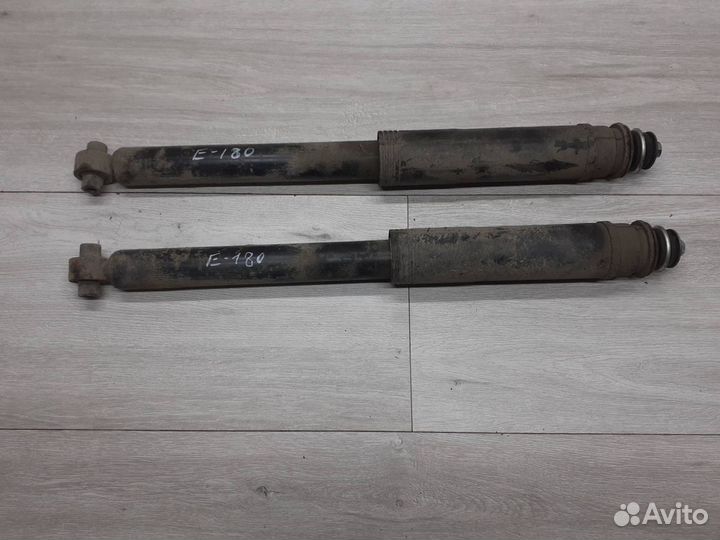 Амортизатор задний Toyota Corolla E18