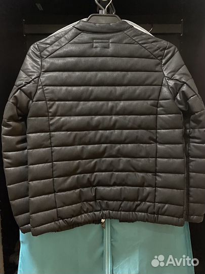 Кожаная куртка guess