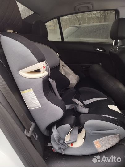 Автомобильное кресло от 9 до 36 кг Inglesina i-fix