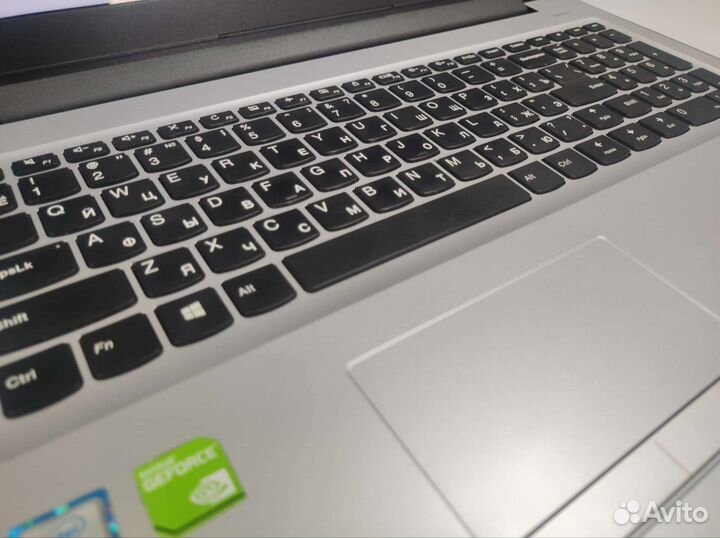 Отличный ноут Lenovo i3-6006U GT920M 6Gb озу