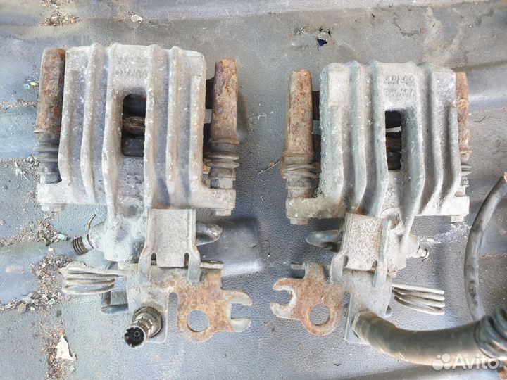 Суппорт задний левый правый vw caddy 3 кадди кади