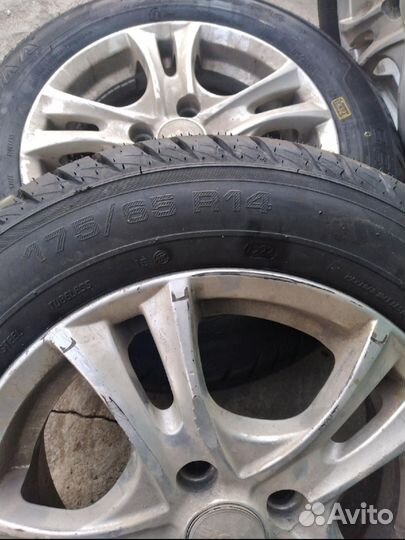 Летняя резина r14 175 65 новая, с дисками литые