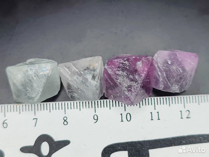 Флюорит полихромный. Природные кристаллы