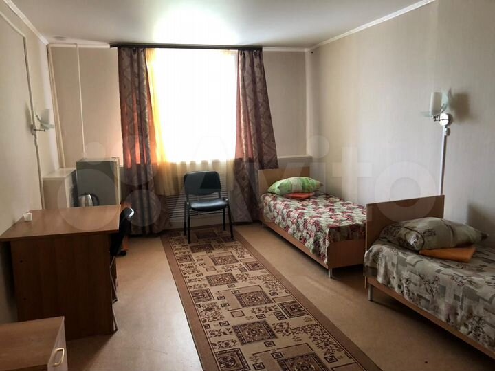 Комната 17 м² в > 9-к., 2/2 эт.