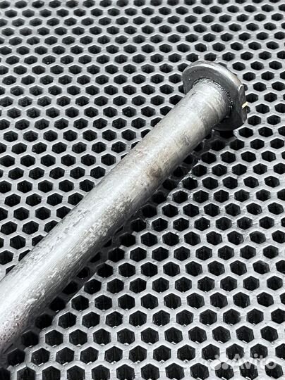 Задняя ось Honda CR 125R 1995-1996