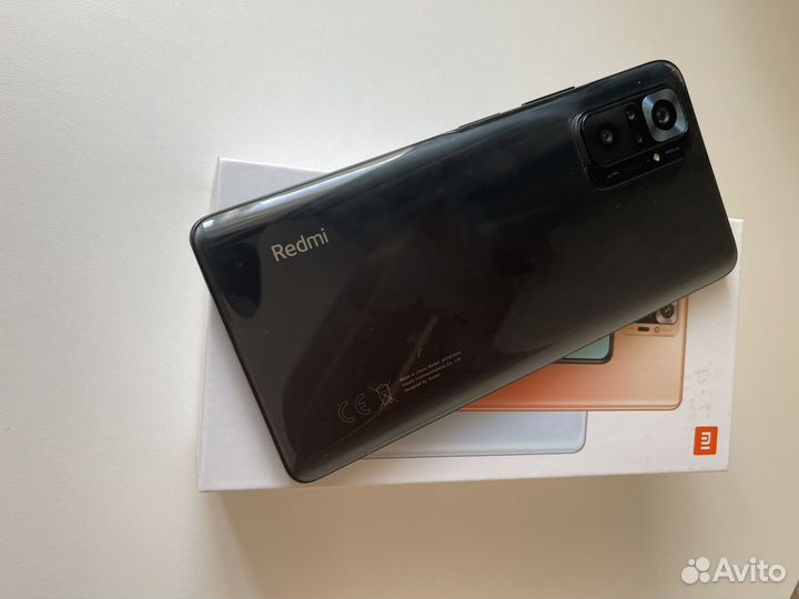 Телефон Xiaomi Redmi Note 10 pro