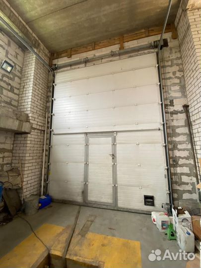 Ворота промышленные секционные из сэндвич панелей