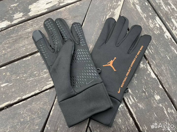 Перчатки Jordan на зиму