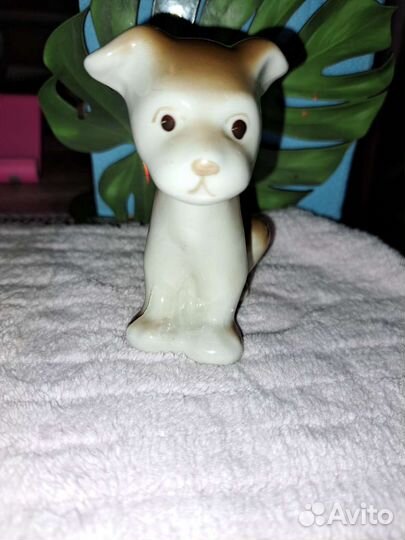 Фарфоровые статуэтки собака
