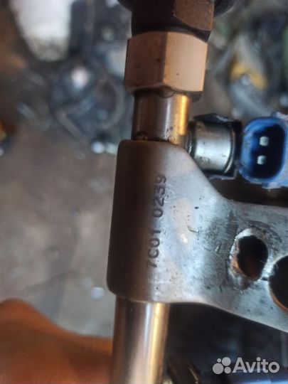 Топливная рампа с форсунками kia Hyundai