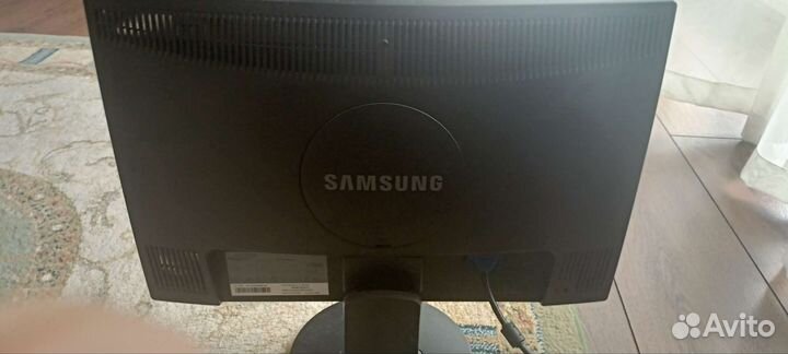 Монитор Samsung