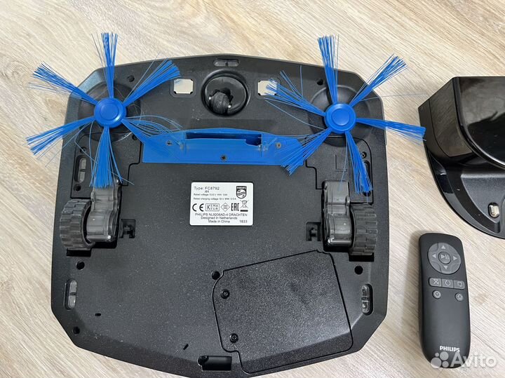 Робот пылесос philips FC8792