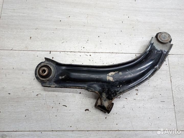 Рычаг передний правый Nissan