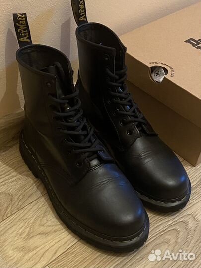 Ботинки dr martens 1460 w smooth