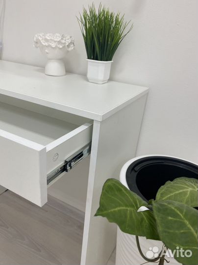 Аренда место для бровиста, визажиста