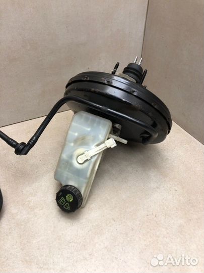 Вакуумный усилитель тормозов Ford Focus 2 5DR