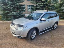 Mitsubishi Outlander 2.4 CVT, 2014, 164 000 км, с пробегом, цена 1 799 000 руб.