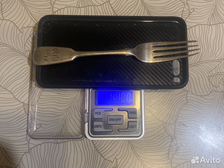 Серебряные ложки и вилка