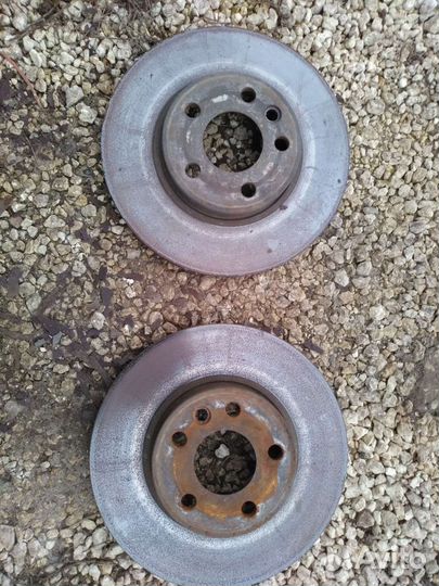 Продаю диски тормозные на т4 на 300