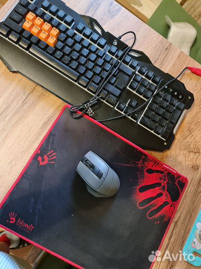 Клавиатура мышь коврик