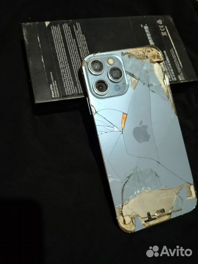 Телефон iPhone хр в корпусе 13 про