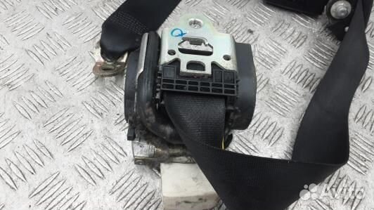 Ремень безопасности с пиропатроном сиденья передне