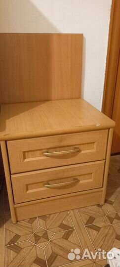 Тумбочка прикроватная