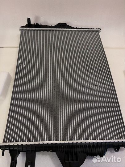 Радиатор охлаждения NEW на Porsche Cayenne 958 4.8