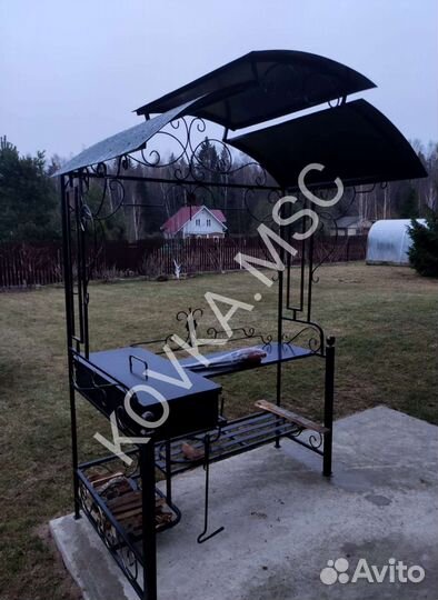 Мангал с крышей