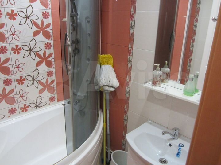 3-к. квартира, 95 м², 2/4 эт.