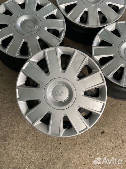 Оригинальные диски r15 5х108 Ford с колпаками