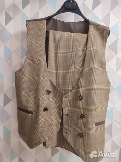 Костюм тройка для мальчика 122-128