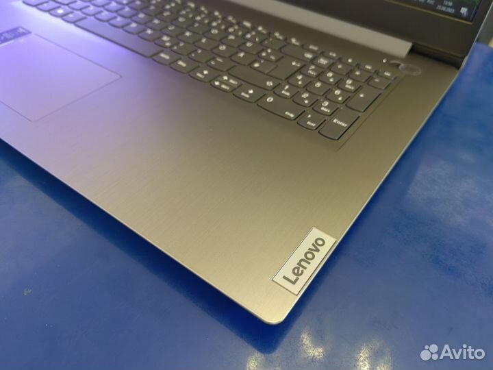 Ноутбук Lenovo 17.3