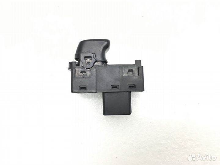 Кнопка стеклоподъемника задняя правая Volvo S60 1