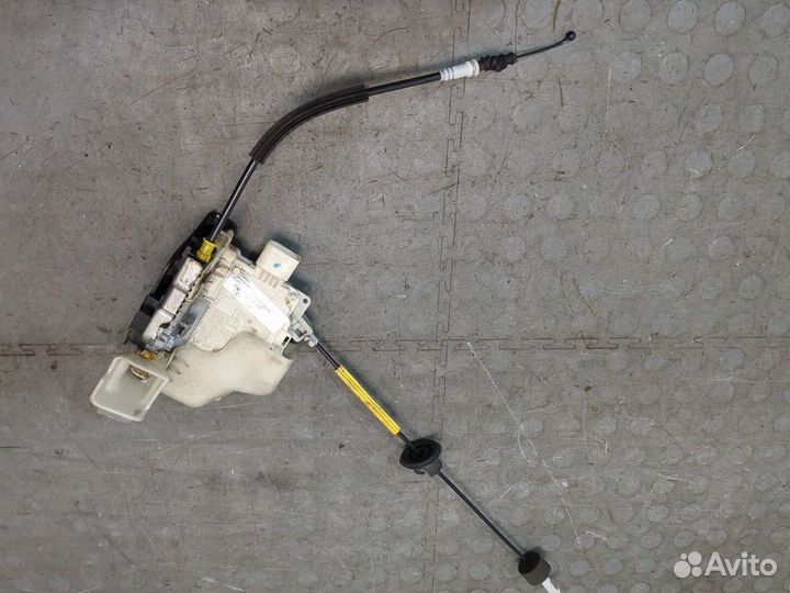 Замок двери Audi Q5, 2010