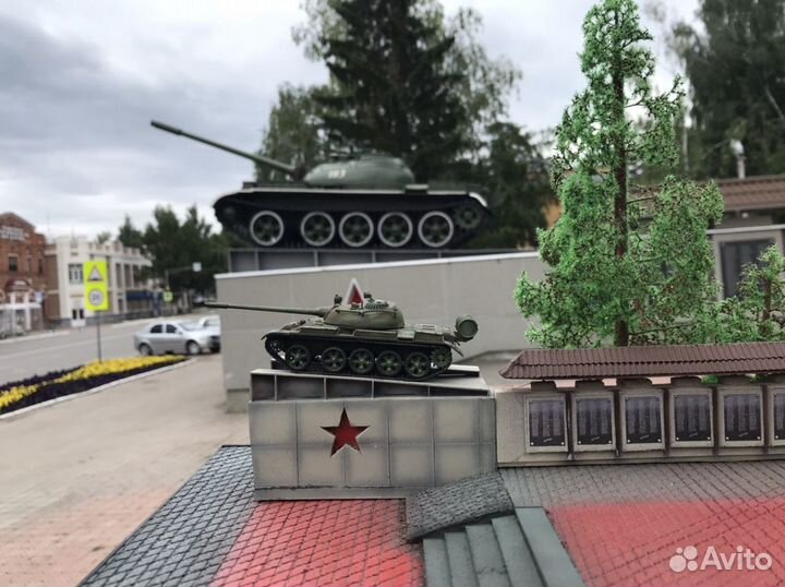 Журнальный столик с диорамой Вечного огня