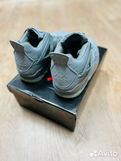 Кроссовки nike air jordan 4 retro kaws